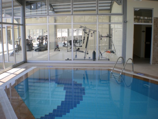 Indoor pool and gym at Lakeside Garden